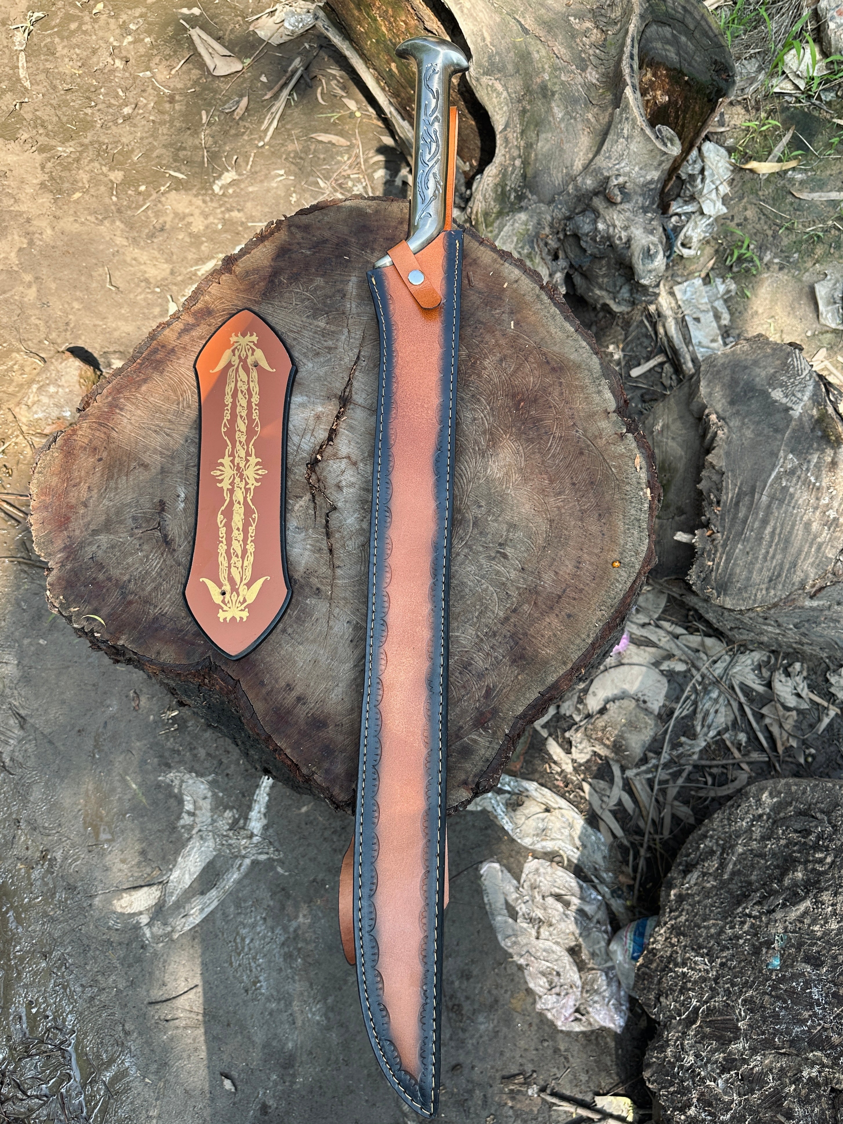 Beautiful thundril sword replica from LOTR