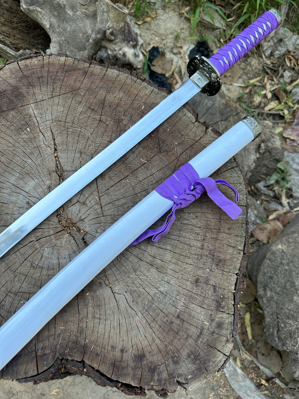 Premium purple katana with white cover