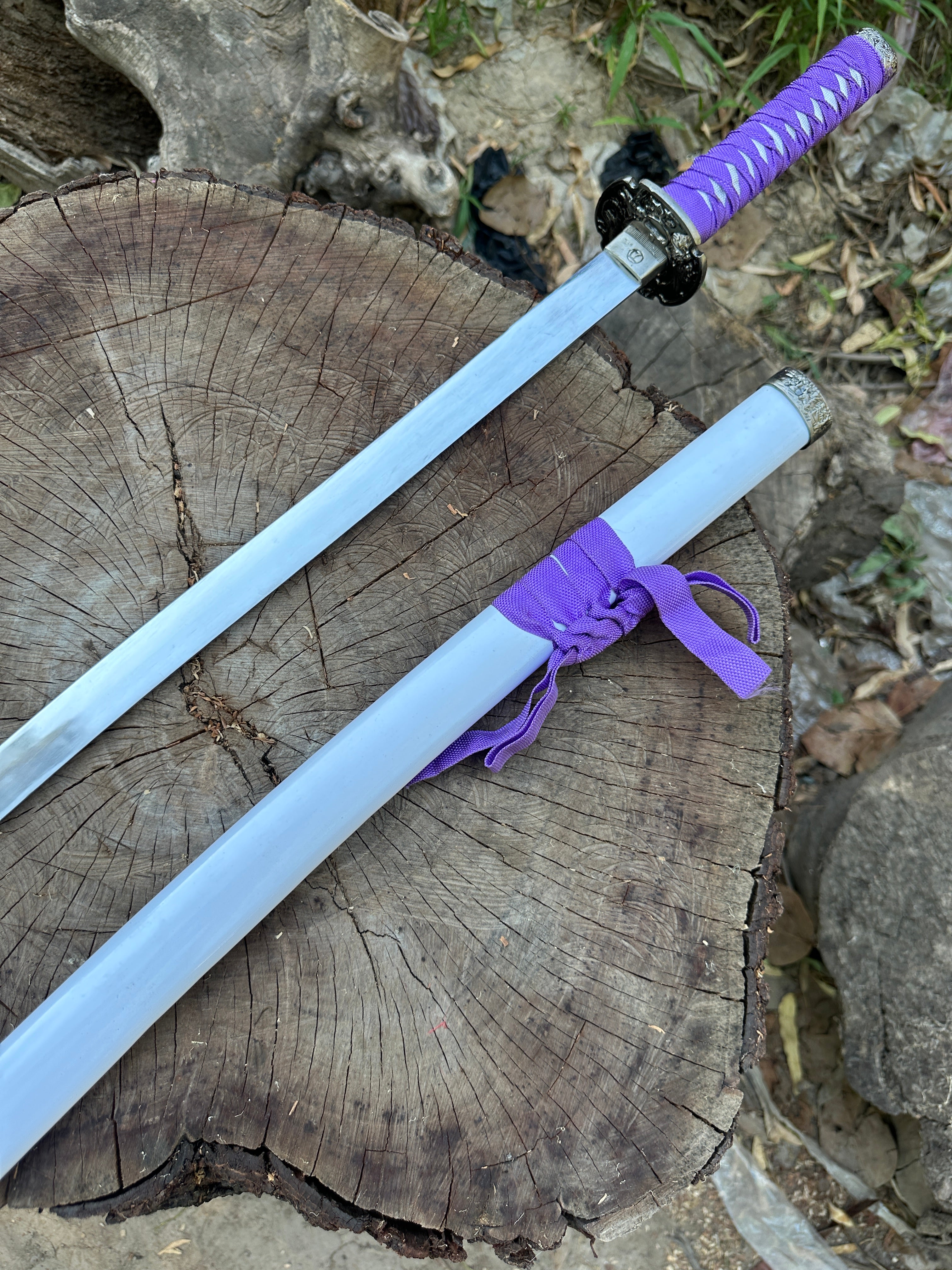Premium purple katana with white cover