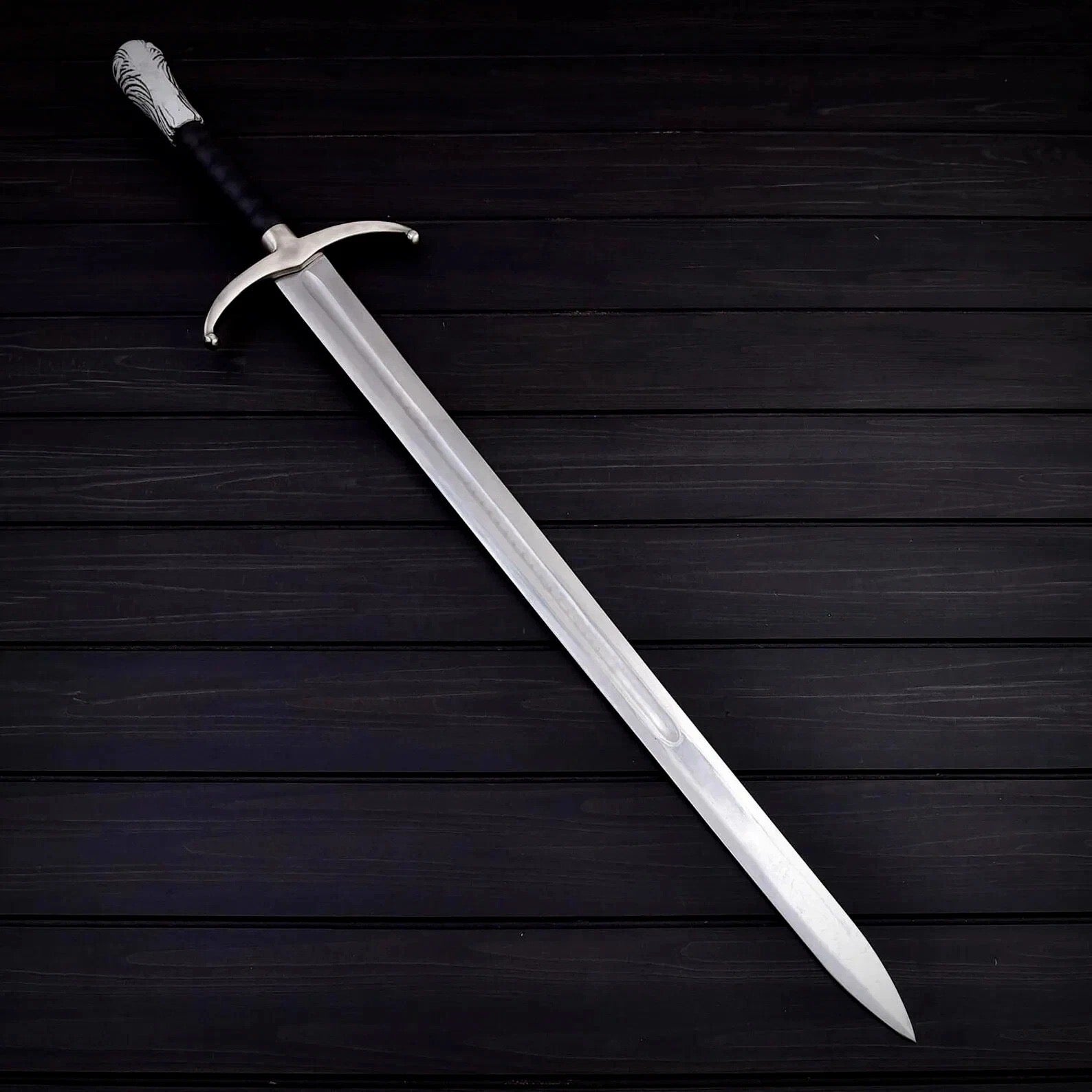 Beautiful jon snow sword replica with walmount