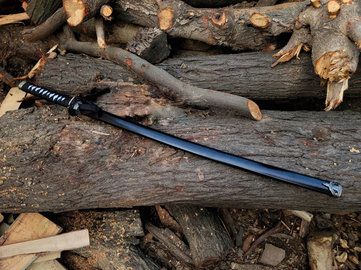 Black saumrai katana sword with silver polish blade