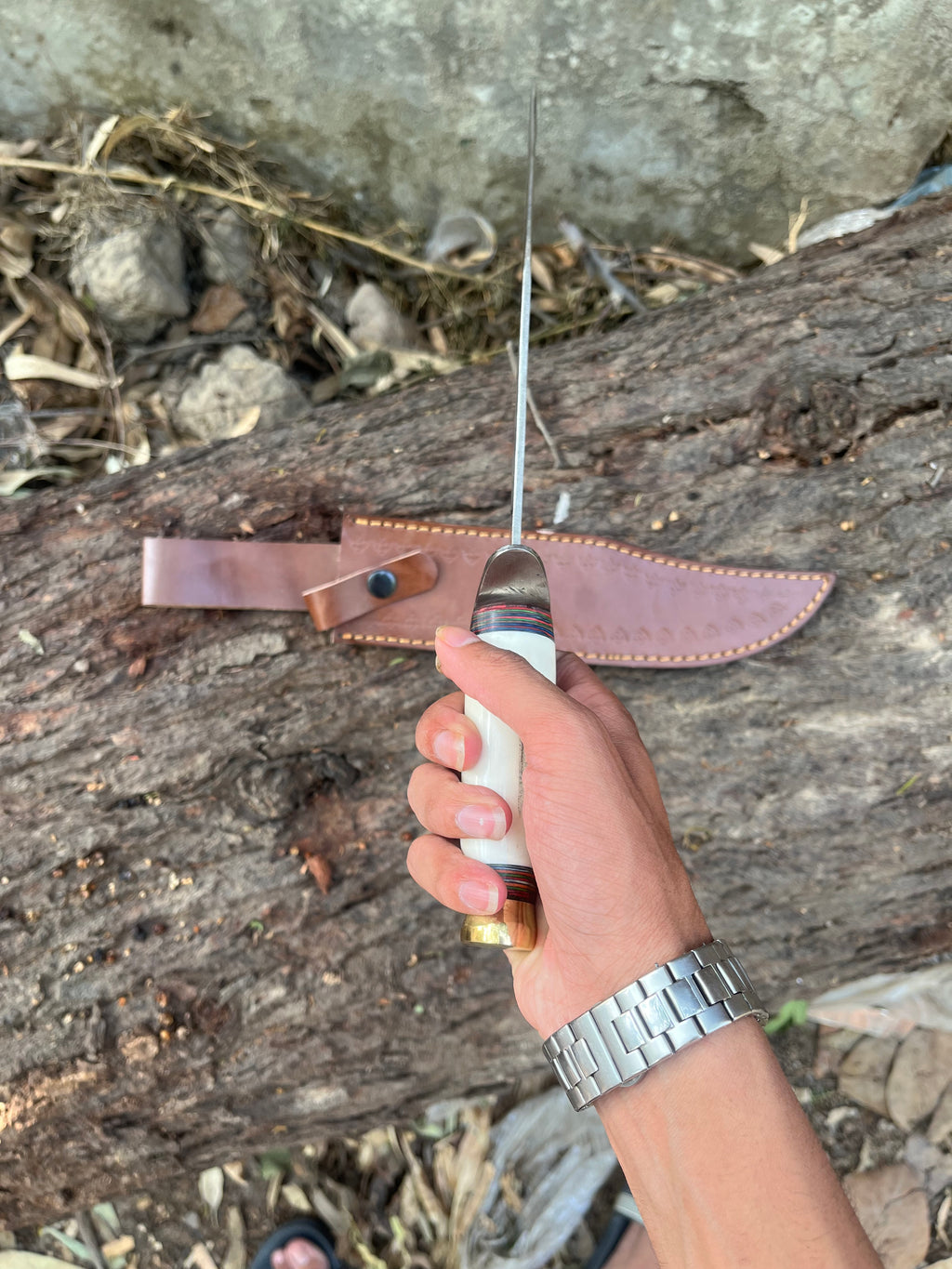 Handmade beautiful hunting knife with cover