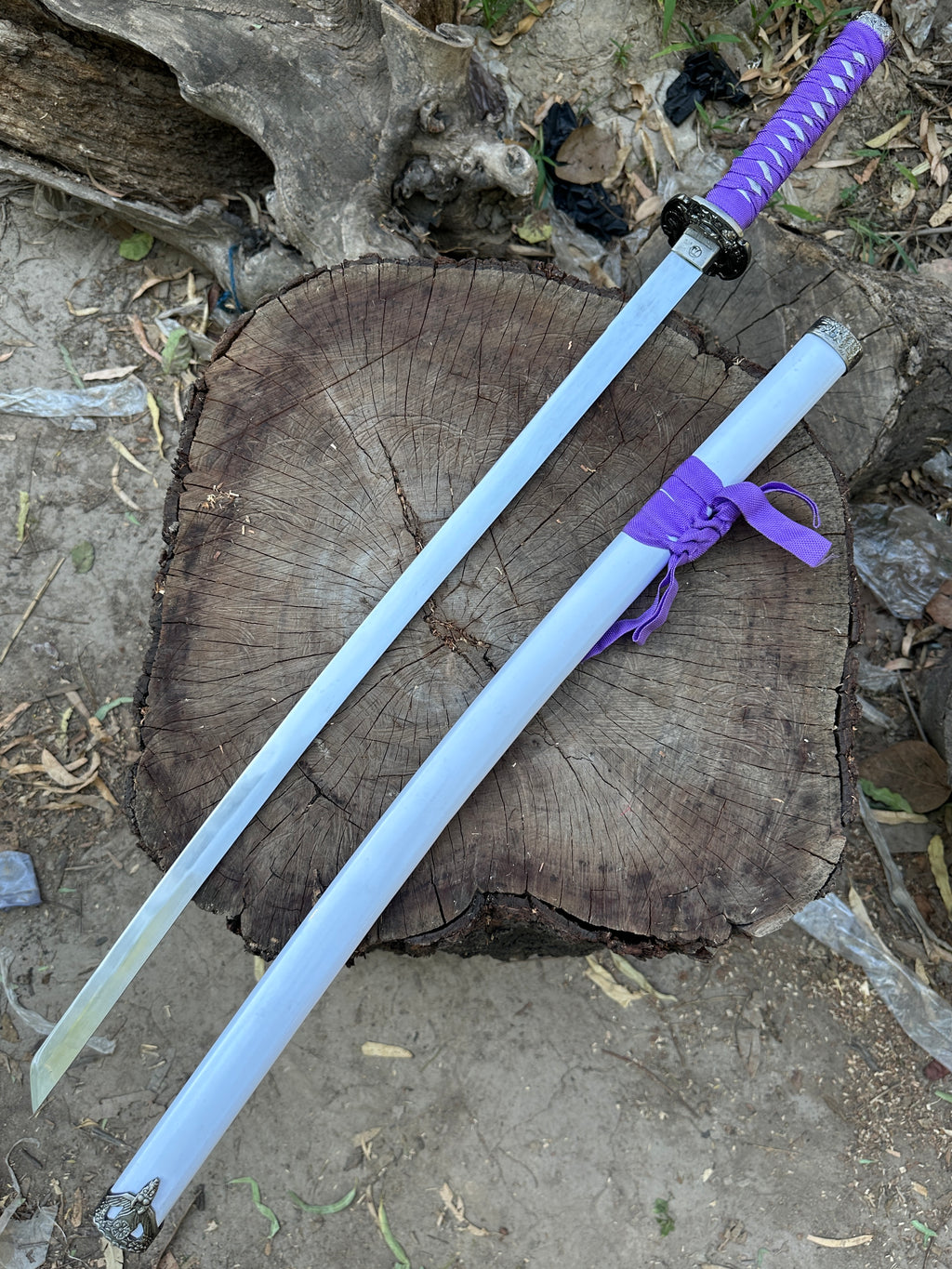 Premium purple katana with white cover