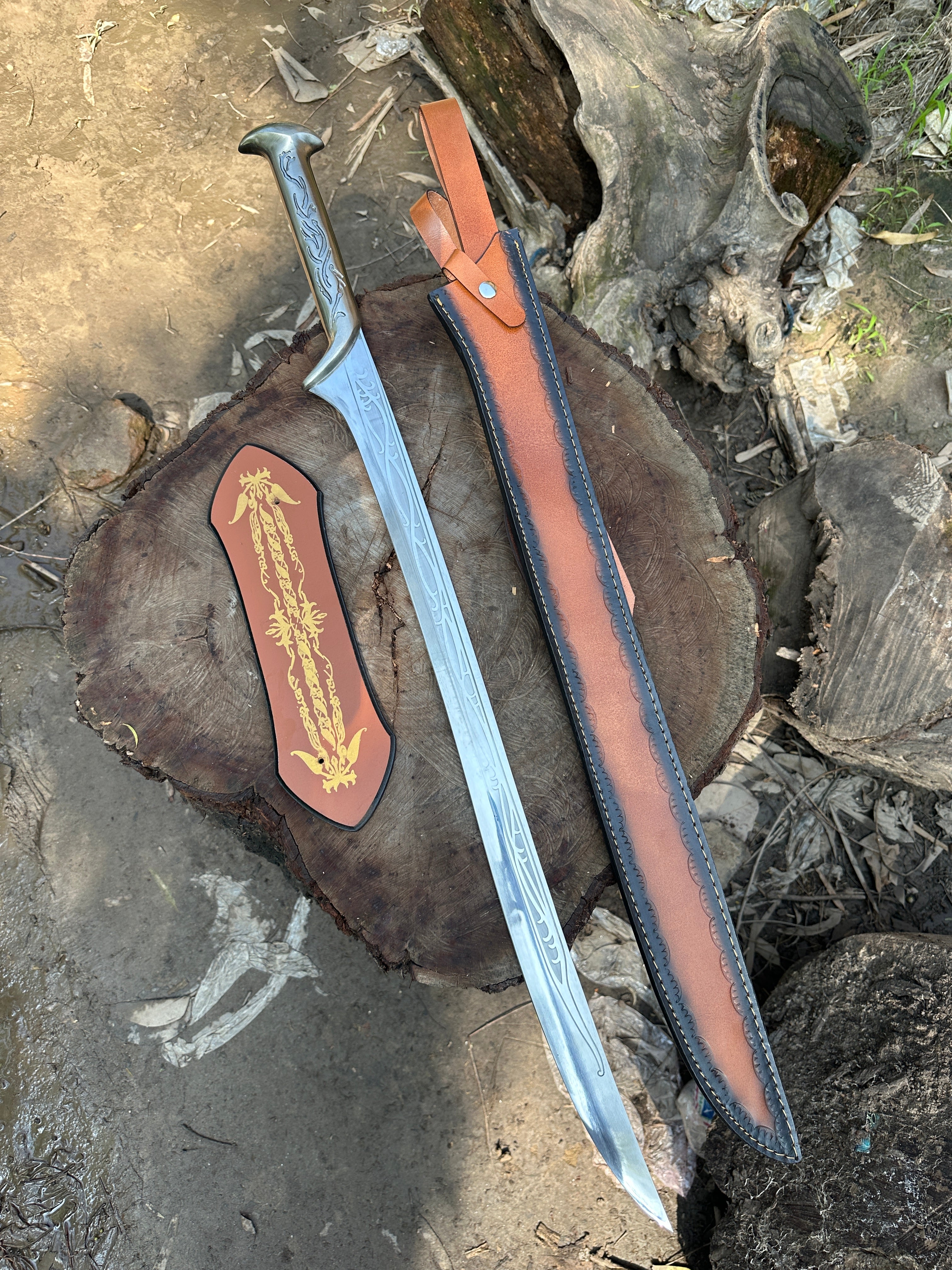 Beautiful thundril sword replica from LOTR