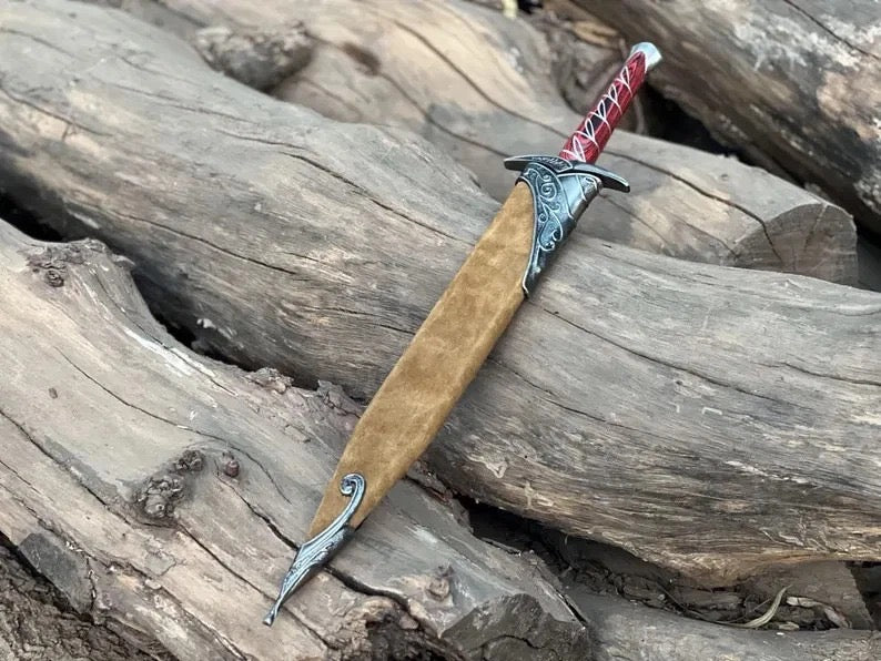 Handmade string dagger from lotr movie