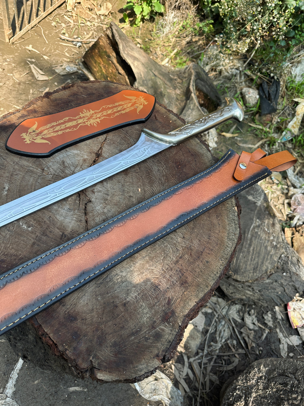 Beautiful thundril sword replica from LOTR
